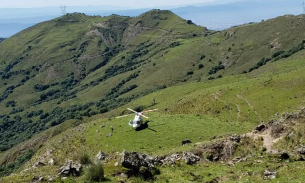 Conmovedor rescate en La Caldera: socorristas le salvaron la vida a un joven que cayó de un precipicio