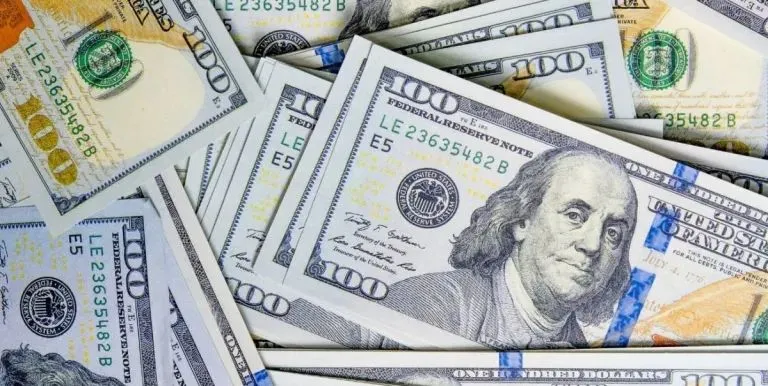 D&oacute;lar