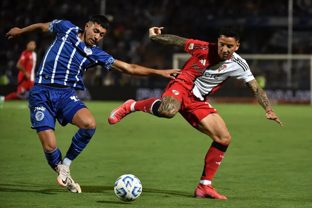 Con gusto a poco, River Plate empató 0 a 0 ante Godoy Cruz y sigue sin ganar fuera del Monumental