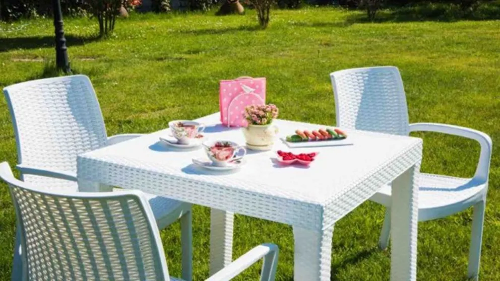 Renová tu mesa de plástico para jardín con este truco fácil y económico: quedará brillante y como nueva