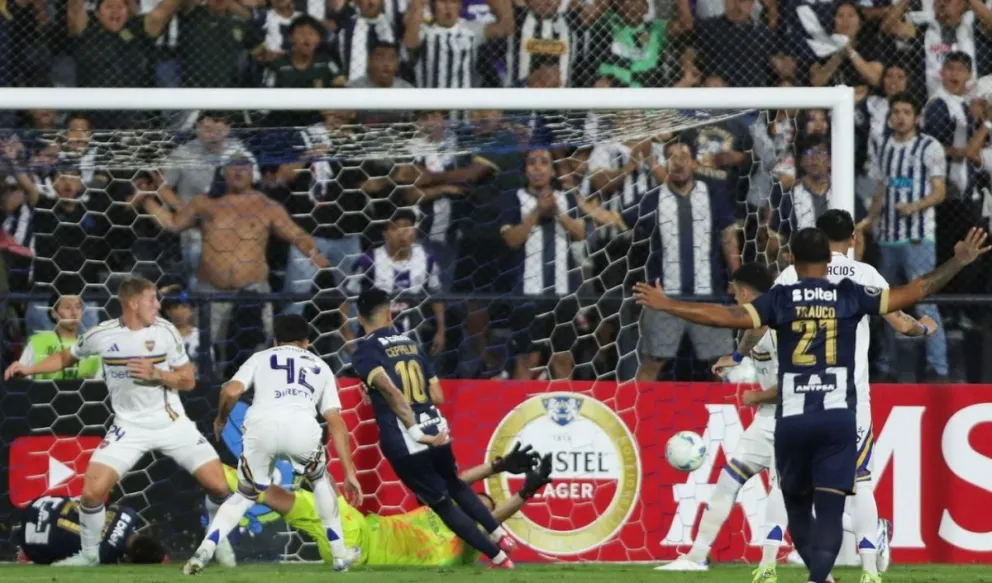 Boca Juniors y un debut para el olvido: perdió 1 a 0 ante Alianza Lima y deberá remontar en La Bombonera