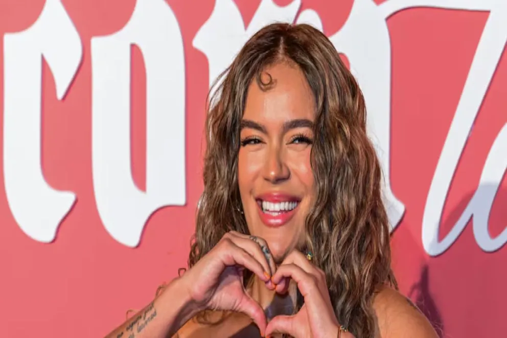 Karol G reaparece en los Premios en Lo Nuestro y su apariencia dejó a todos sorprendidos