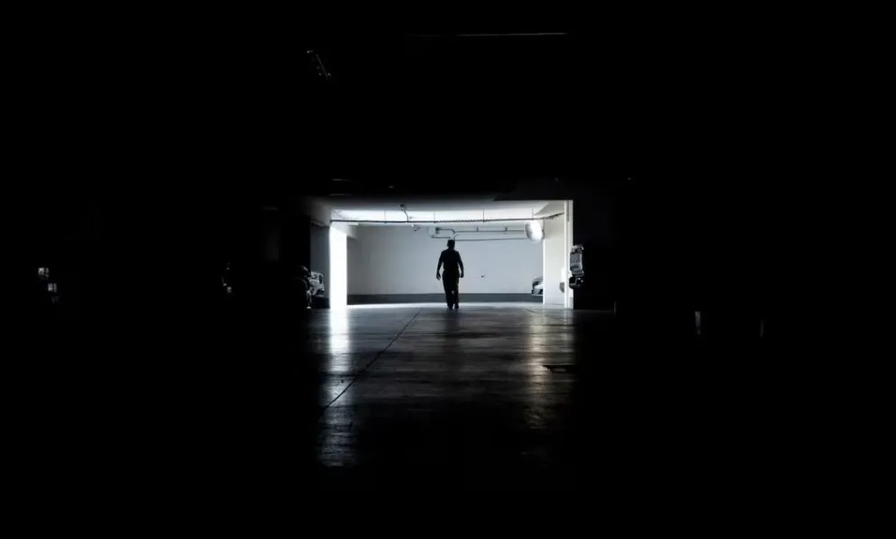 Chile decreta toque de queda y estado de emergencia tras apagón masivo que dejó sin luz a casi todo el país  