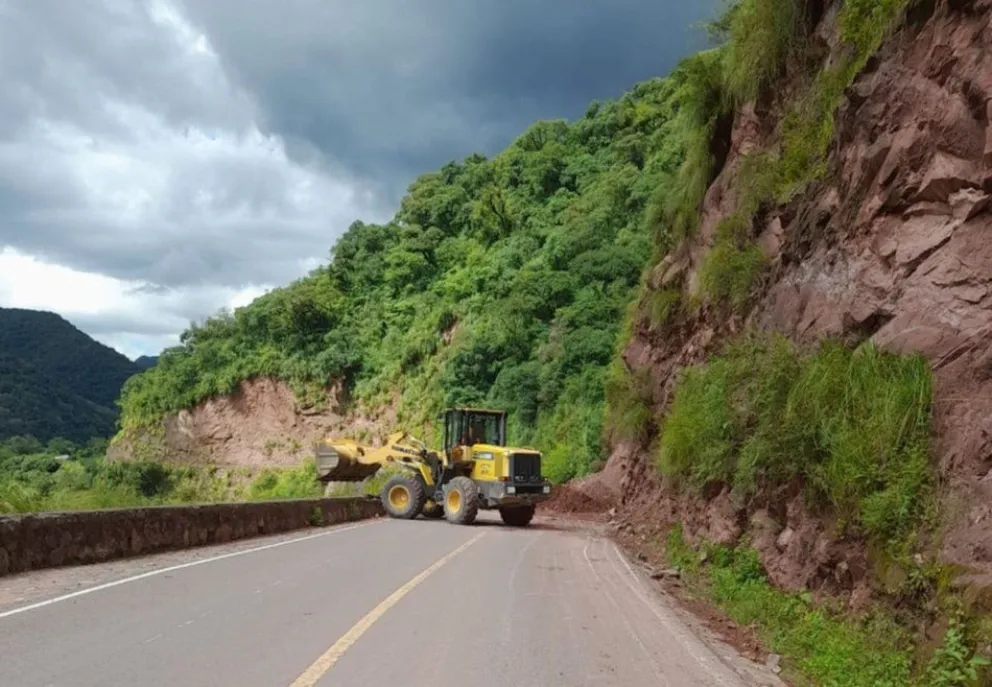 La ruta 33 vuelve a la normalidad tras más de 13 horas de corte por crecidas de arroyos 