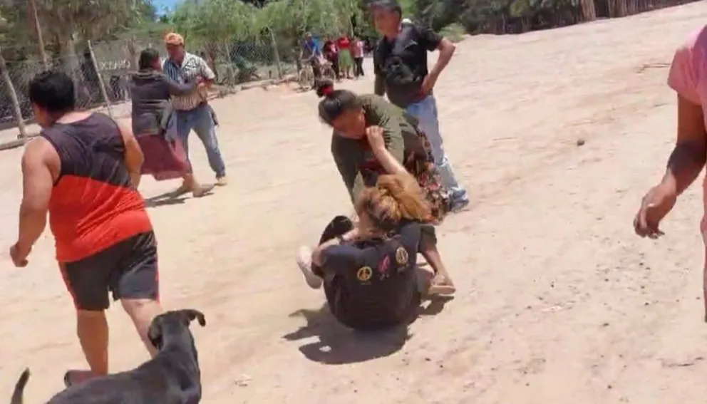 Violencia y toma de escuela en el Chaco salteño: más de 200 niños sin clases tras una pelea campal