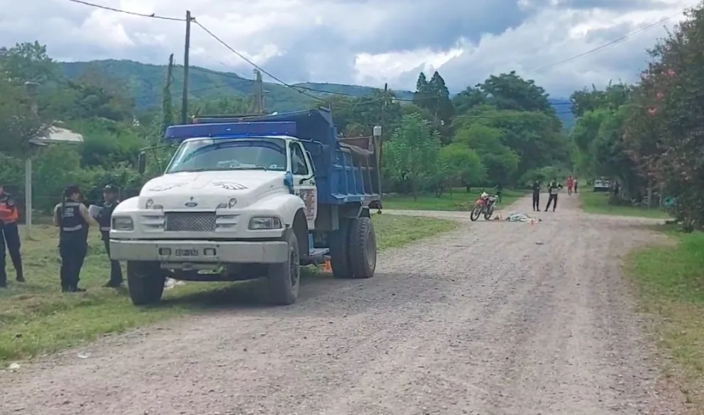 Fatal accidente en San Luis: un camionero atropelló y mató a un motociclista