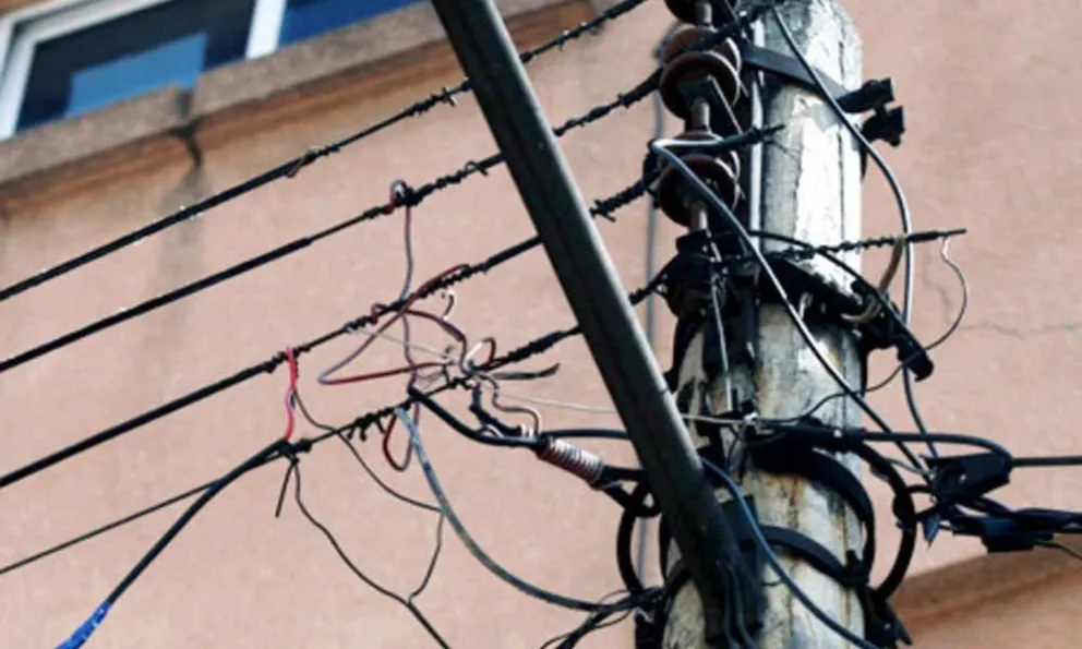 Denuncian que las conexiones clandestinas de electricidad en Orán y Tartagal generan pérdidas millonarias 