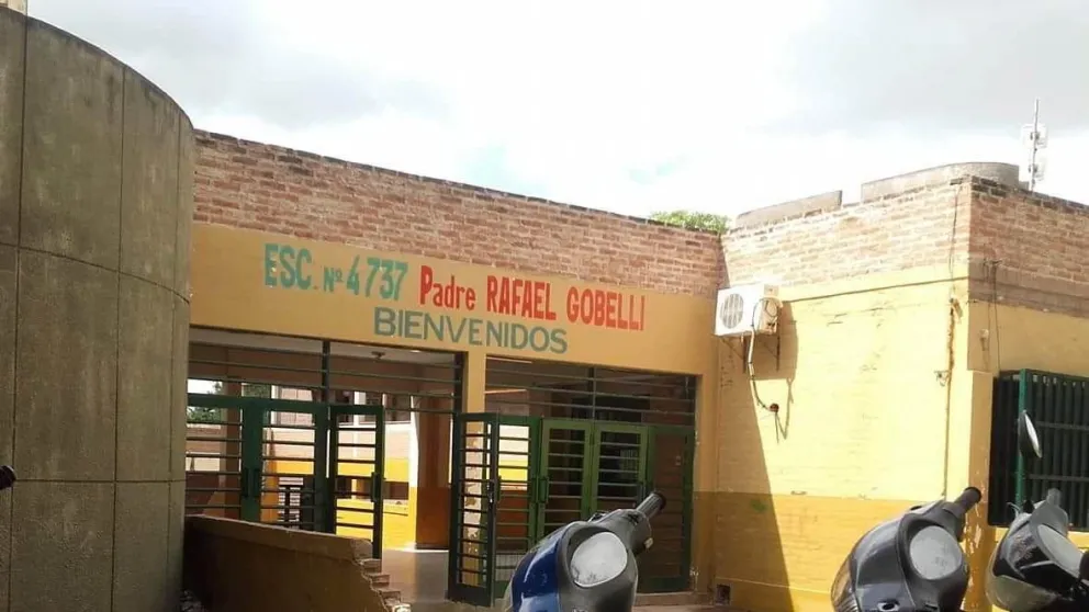 Preocupación en Embarcación: un pedazo de techo cayó en una escuela y golpeó a una ordenanza  