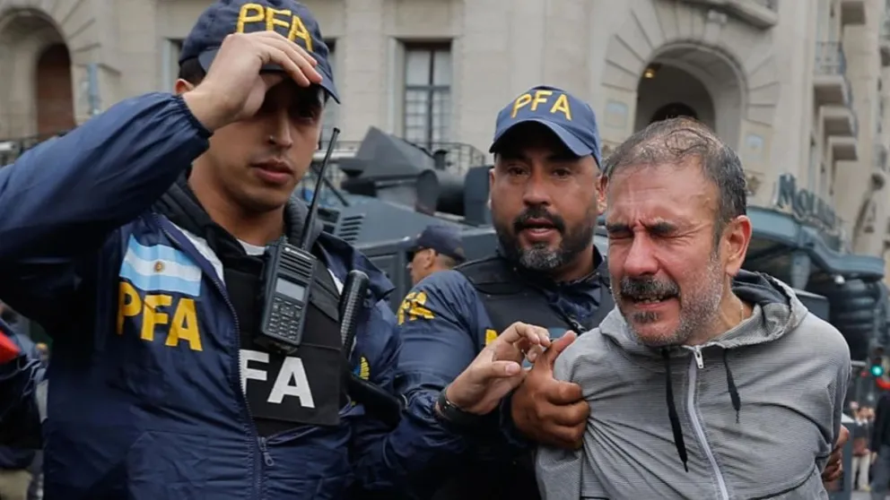 Tras la represión en el Congreso, el Gobierno denunció a los detenidos y apuntó contra la jueza Karina Andrade