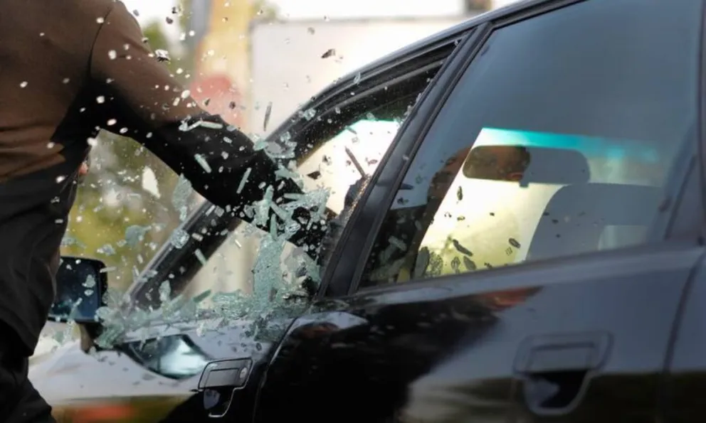 Crece el robo automotor en Salta: peligrosos delincuentes vandalizan autos estacionados