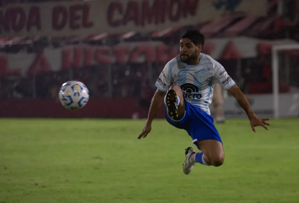 |VIDEO| Gimnasia y Tiro se alejó de la punta: perdió 1 a 0 con San Martín de Tucumán