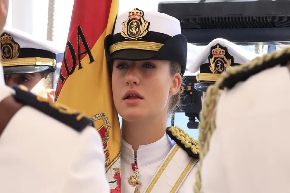 Preocupación en la Casa Real: filtran fotos en bikini de la princesa Leonor en Montevideo