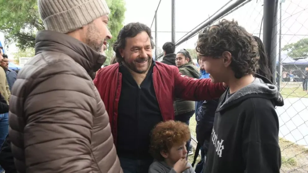 Gustavo Sáenz encabezó una jornada de servicios estatales en barrio Limache junto a más de 5 mil vecinos