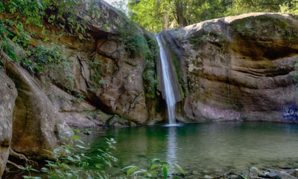 Horror en la cascada de Tartagal: un salteño murió ahogado tras haberse resbalado con las piedras