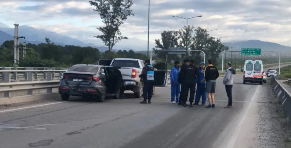 Violento choque en cadena en Circunvalación Oeste: cuatro vehículos involucrados