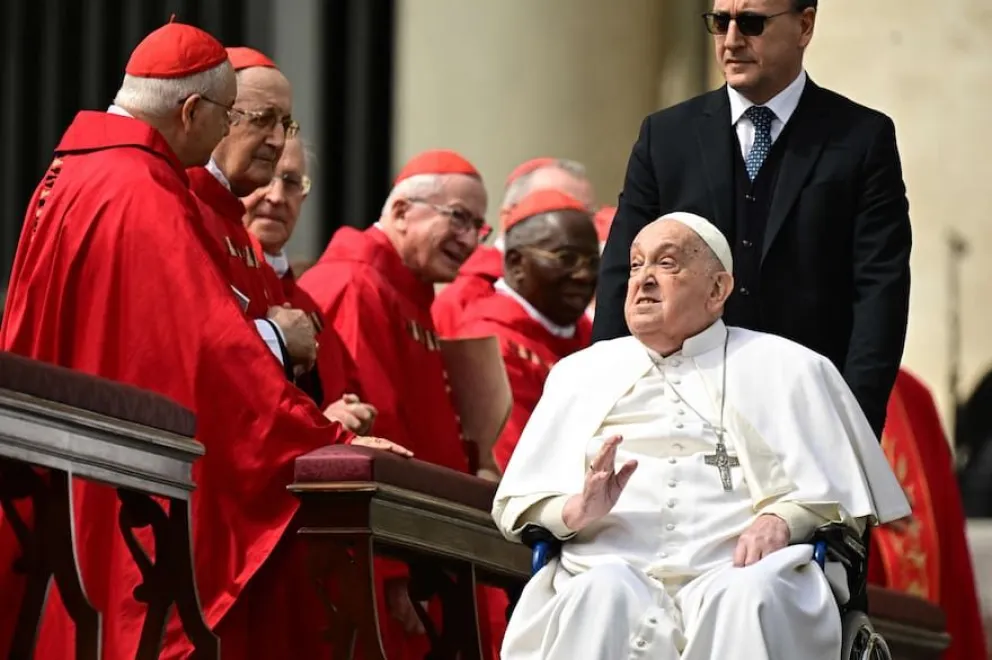 El Papa Francisco volvió a aparecer en público y envió un cálido mensaje a sus fieles