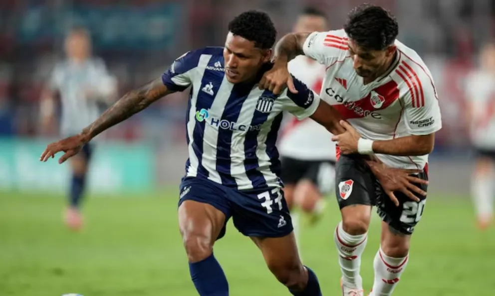 River empató de manera agónica con Talleres en un monumental dividido