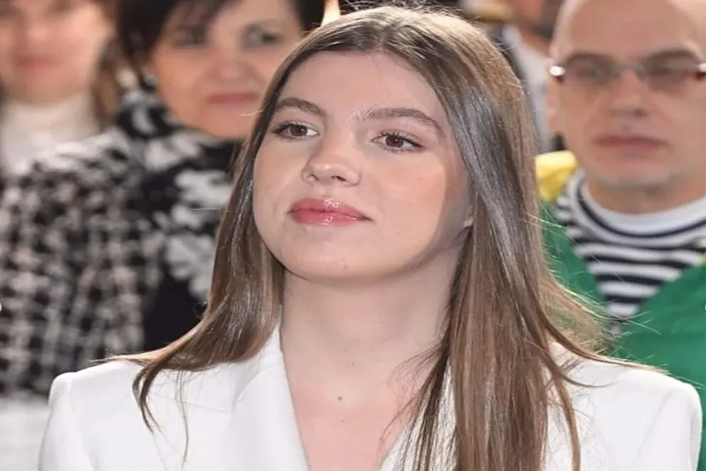 La infanta Sofía regresa a España desatada: rebeldía, cigarrillos y tensiones con Letizia