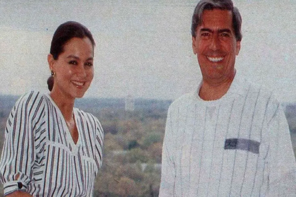 La entrevista olvidada de Isabel Preysler a Mario Vargas Llosa que anticipó su romance décadas después