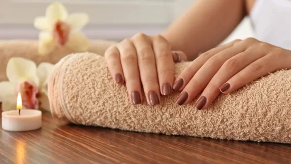 El Nail Art para uñas cortas que se impone este 2025: descubrí las formas y colores que marcarán tendencia