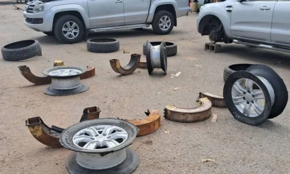 Golpe al narcotráfico: sorprenden a delincuentes que transportaban 50 kilos de cocaína ocultos en neumáticos