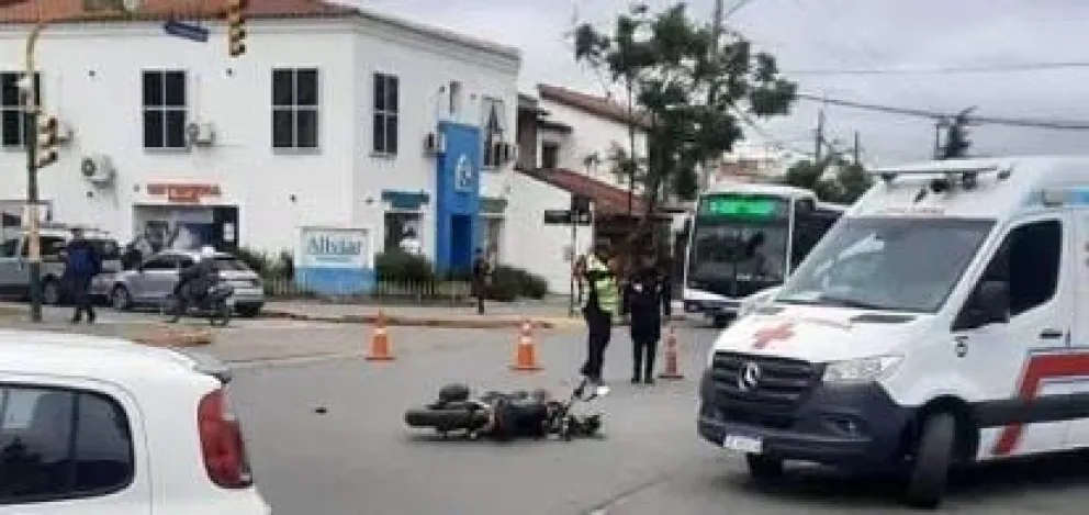 Violento accidente en Avenida Bicentenario: dos personas resultaron heridas
