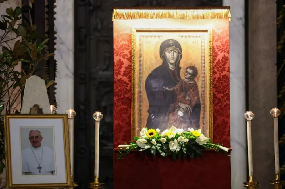 Una multitud despidió al Papa Francisco, quien ya descansa junto a la Virgen en la Basílica de Santa María la Mayor