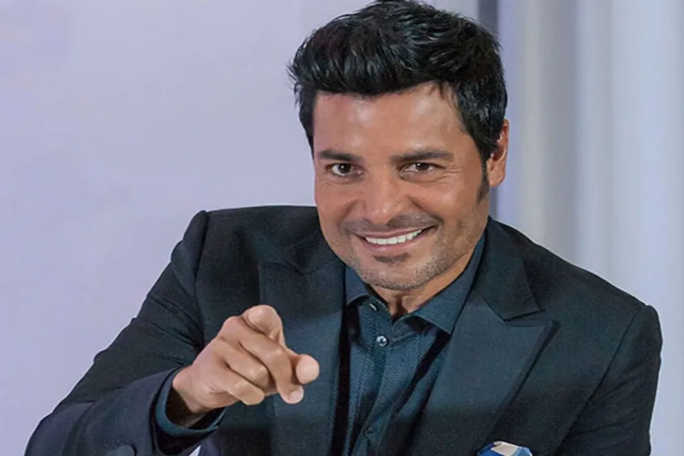 Chayanne se roba todas las miradas en el gender reveal de Lele Pons con su galanura única