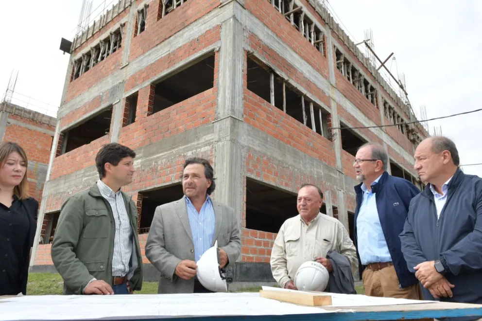 Gustavo Sáenz y Baltasar Lara Gros recorrieron obras clave en Orán