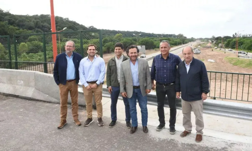 Gustavo Sáenz inauguró un nuevo puente que impulsa la conectividad en Hipólito Yrigoyen