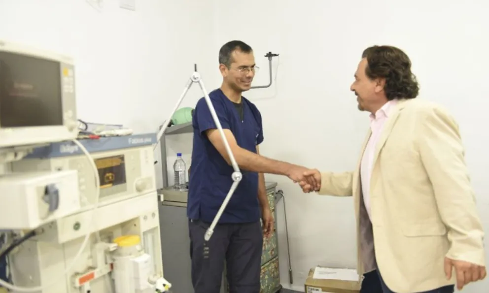 Gustavo Sáenz celebró la llegada del primer resonador magnético al sistema público de salud de Salta