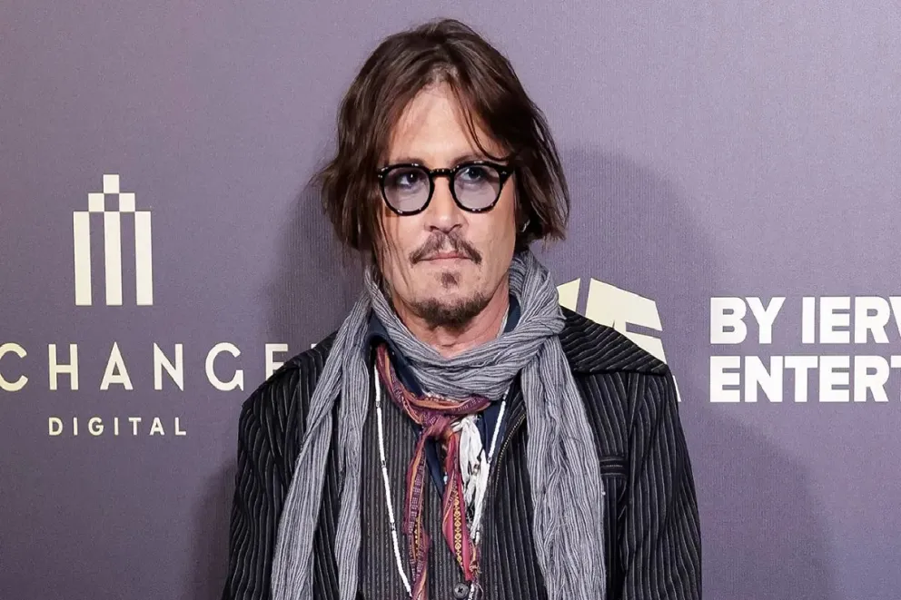 Johnny Depp sorprende con un look radical que lo deja irreconocible para su nueva película ‘Day Drinker’