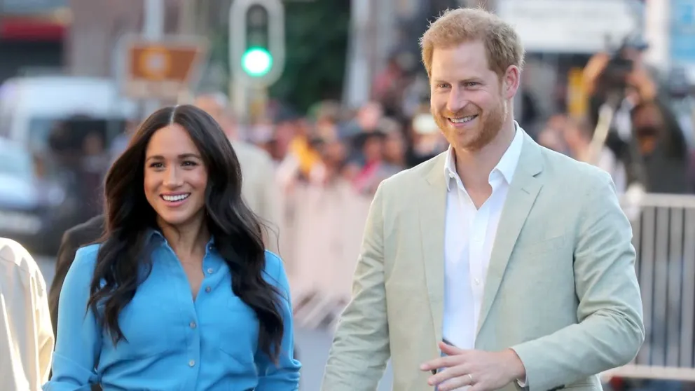 Lejos del protocolo real el príncipe Harry y Meghan Markle muestran cómo han crecido sus hijos