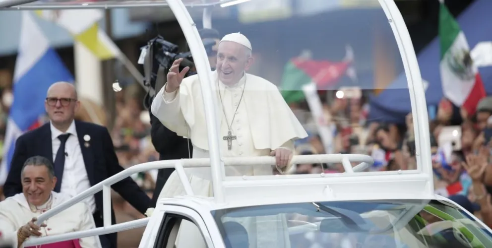 Por voluntad del Papa Francisco, el papamóvil será donado para transformarlo en una clínica de salud para niños de Gaza