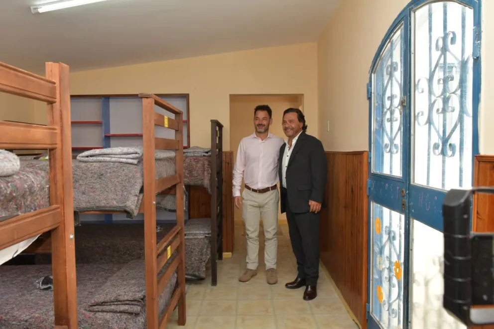 Gustavo Sáenz y Emiliano Durand reabrieron el Hogar de Noche para personas en situación de calle