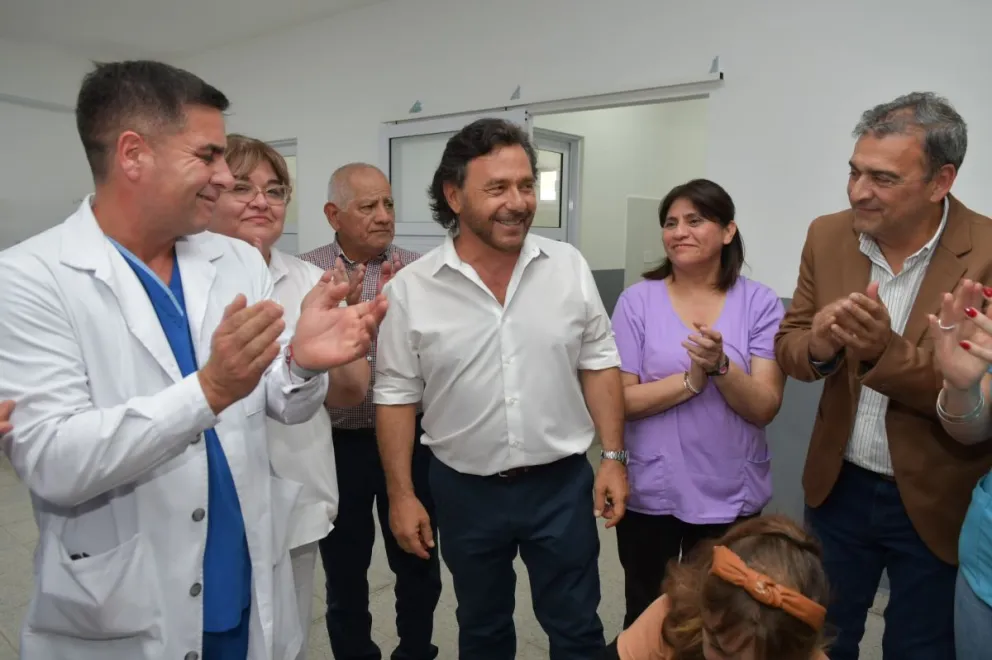 Gustavo Sáenz habilitó el sexto Centro de Diálisis y Oncología de Salta