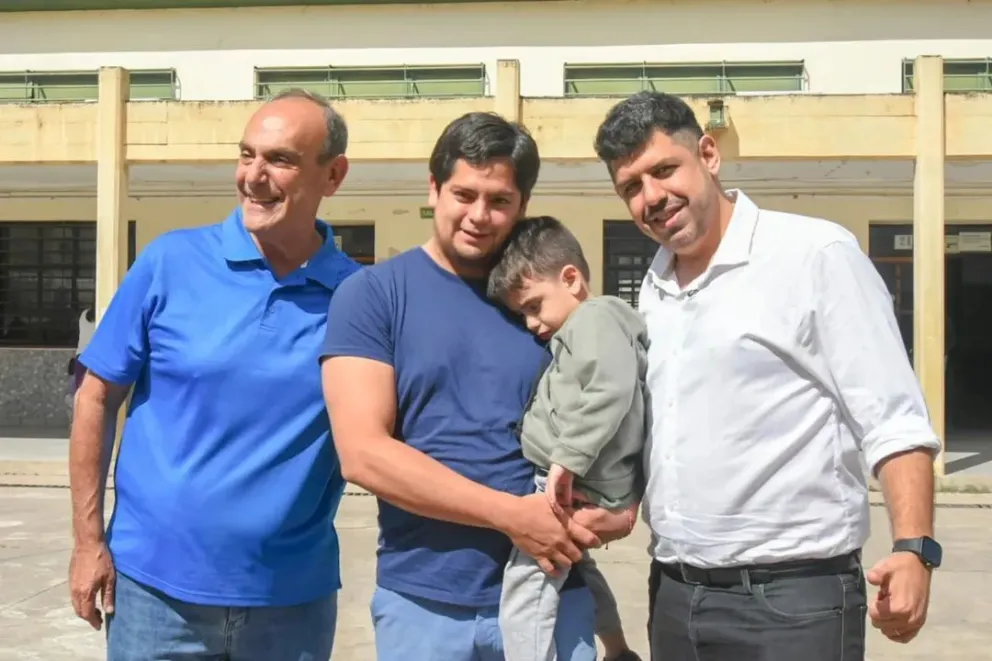 Elecciones en Salta: Franco Hernández Berni votó acompañado de su equipo de trabajo