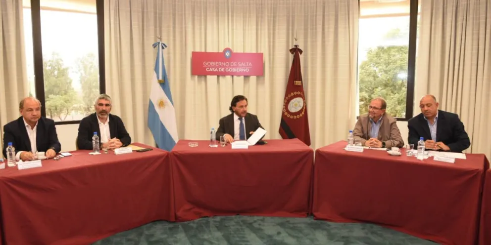 Gustavo Sáenz encabezó una reunión de gabinete y definió nuevas prioridades para la gestión