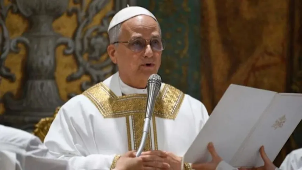 En su primera homilía, el Papa León XIV recordó a Francisco