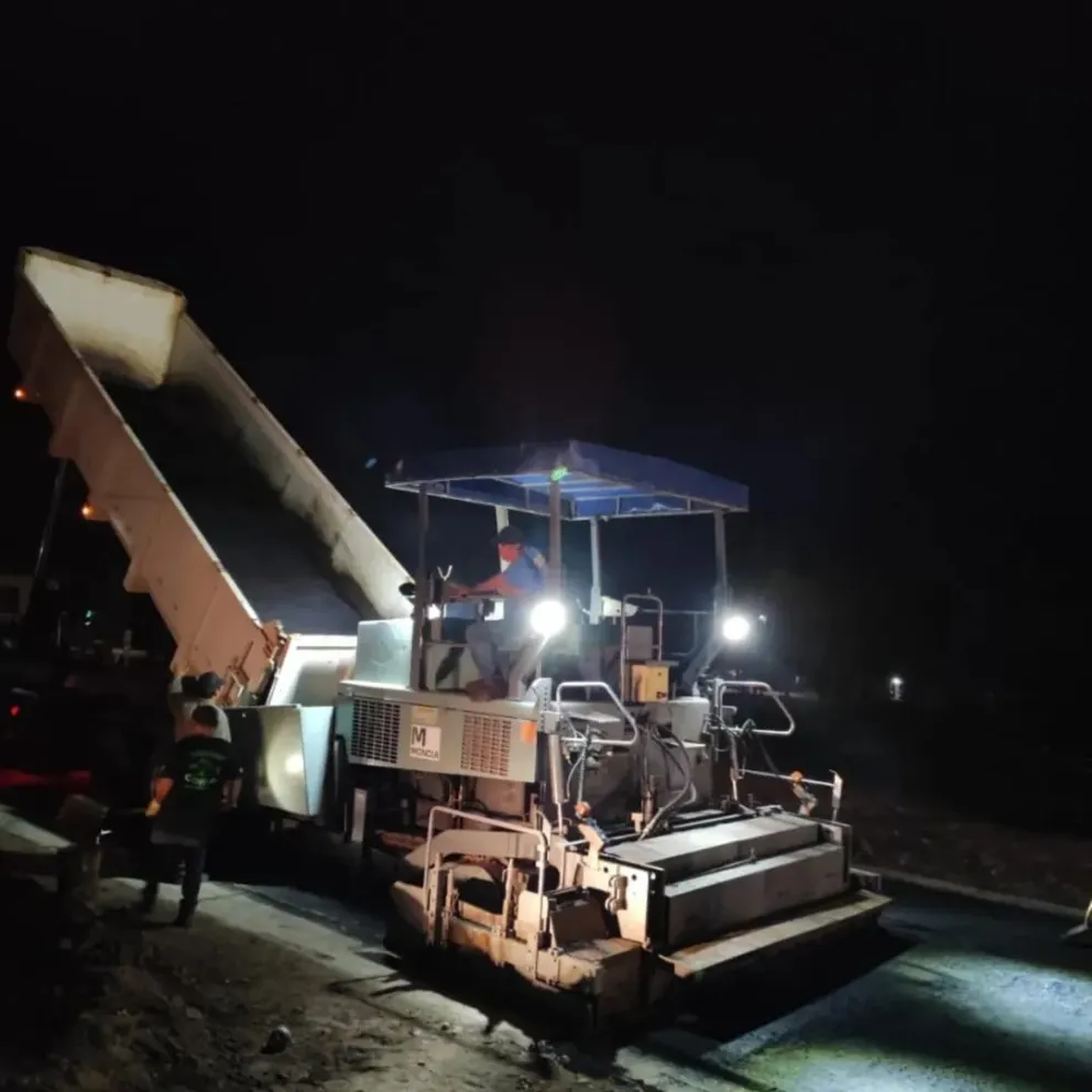 La Municipalidad de Tartagal intensificó las tareas de pavimentación nocturna