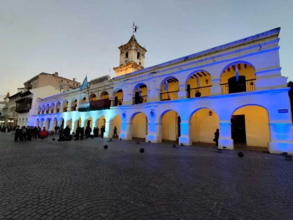 El Cabildo se llena de tradición: vigilia patriótica para recibir aniversario de la Revolución de Mayo