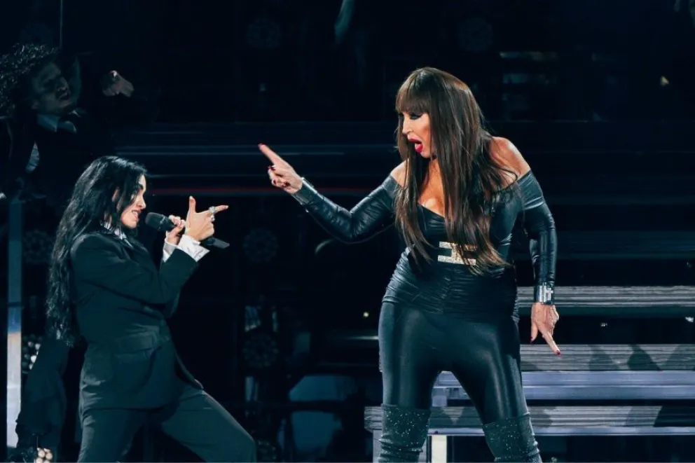 Lali Esp&oacute;sito - Javier Milei