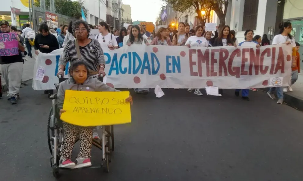 Prestadores de servicios para discapacidad en Salta se suman al paro nacional y exigen la emergencia del sector