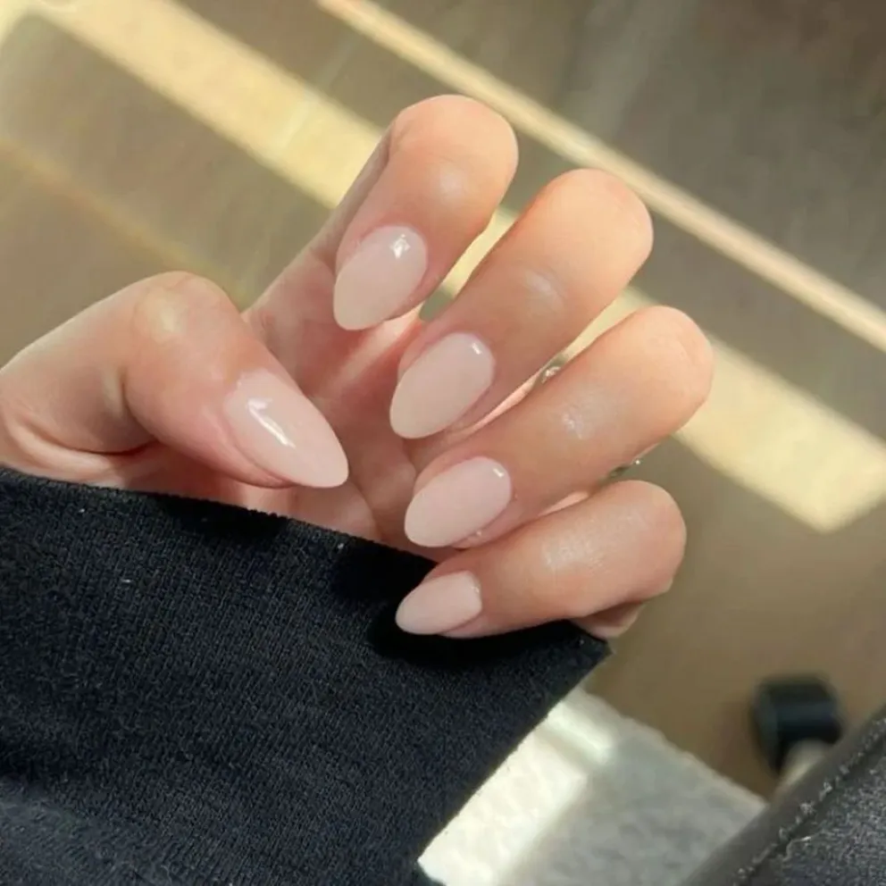 Nail Art - manicura nude