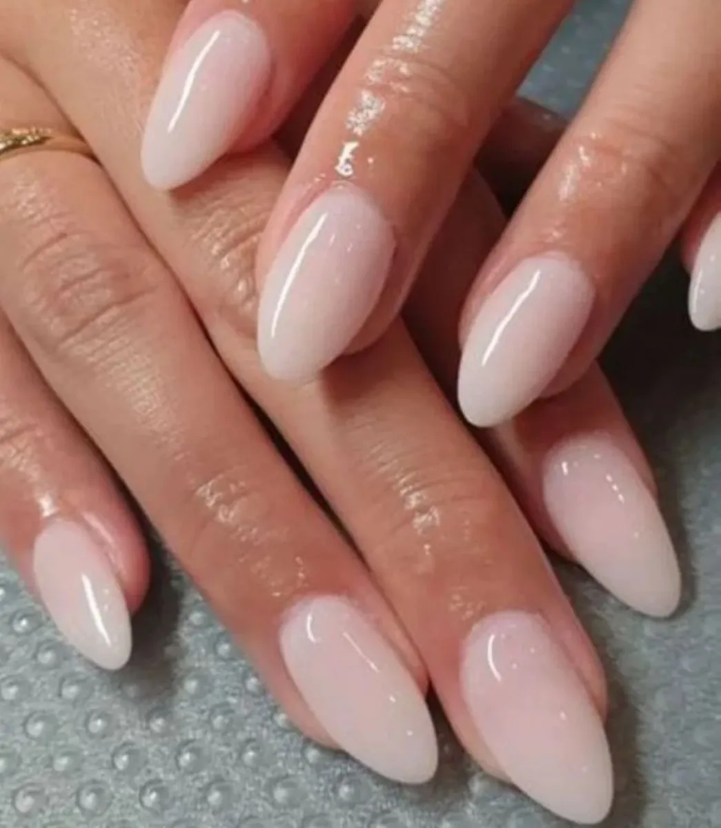 Nail Art - manicura nude