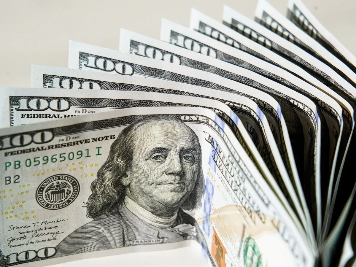 D&oacute;lar