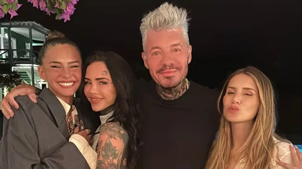 A comienzos de noviembre, Juanita Tinelli sorprendi&oacute; al romper el silencio en Instagram con un posteo contundente dirigido a su padre, Marcelo Tinelli. En ese mensaje expuso situaciones personales que, seg&uacute;n expres&oacute;, la hab&iacute;an perjudicado, dejando al descubierto una interna familiar, sobre todo con su hermana Cande, que r&aacute;pidamente tom&oacute; estado p&uacute;blico y gener&oacute; un fuerte impacto medi&aacute;tico. D&iacute;as m&aacute;s tarde, el conductor pidi&oacute; disculpas a su familia y, con el paso del tiempo, comenzaron los gestos de acercamiento. Este fin de semana se produjo un reencuentro clave: Juanita y Cande Tinelli volvieron a verse a casi dos meses de aquella pelea que hab&iacute;a marcado un quiebre dentro del clan. La propia Juanita fue quien confirm&oacute; la reconciliaci&oacute;n al compartir en sus historias de Instagram una foto de una cena junto a sus hermanos mayores, Cande, Mica y Francisco. La imagen, sencilla pero cargada de significado, fue interpretada como una se&ntilde;al clara de que las diferencias hab&iacute;an quedado atr&aacute;s, especialmente con la ex pareja de Coti Sorokin, con quien el distanciamiento hab&iacute;a sido m&aacute;s notorio.Informa Voces Cr&iacute;ticas. &ldquo;El amor que siento por estas personas no existe&rdquo;, escribi&oacute; Juanita Tinelli en la selfie, acompa&ntilde;ando la frase con un emoji de coraz&oacute;n. La publicaci&oacute;n no tard&oacute; en generar repercusi&oacute;n entre sus seguidores, que celebraron el gesto de uni&oacute;n familiar tras semanas de tensi&oacute;n. Cabe recordar que no fue la primera vez que Juanita volvi&oacute; a mostrarse p&uacute;blicamente con su entorno cercano luego del duro descargo. En los &uacute;ltimos d&iacute;as tambi&eacute;n apareci&oacute; junto a su padre, Marcelo Tinelli, disfrutando de la pileta en la casa de Nordelta que el conductor le alquil&oacute; a Pampita para pasar el verano. As&iacute;, tras la turbulencia y la exposici&oacute;n medi&aacute;tica, los hermanos Tinelli vuelven a mostrarse juntos y en sinton&iacute;a. Las im&aacute;genes compartidas parecen confirmar que la familia logr&oacute; dejar atr&aacute;s la pol&eacute;mica que la atraves&oacute; hacia fines de 2025 y avanzar hacia una etapa de mayor calma y cercan&iacute;a.