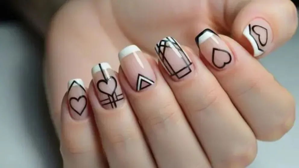 Nail Art ocho modelos para San Valent&iacute;n