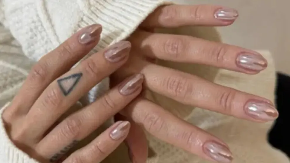 Modelo cuatro de Nail Art para San Valent&iacute;n