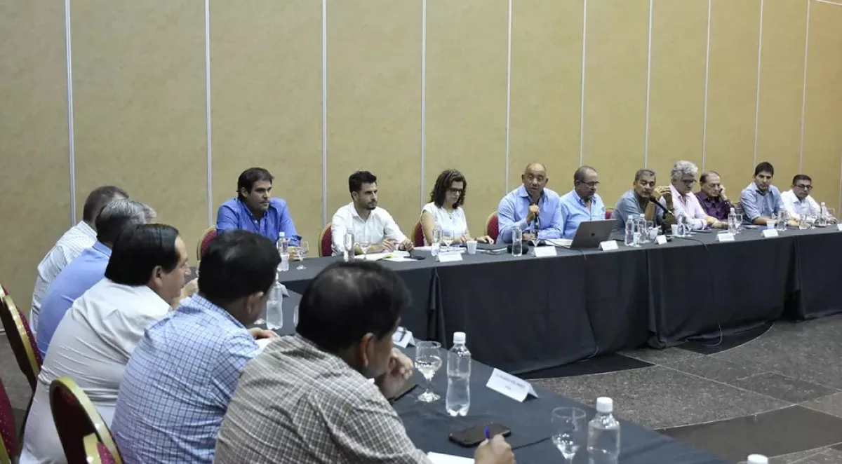 Segunda reunión de paritarias: el Gobierno propuso un 8% escalonado ...